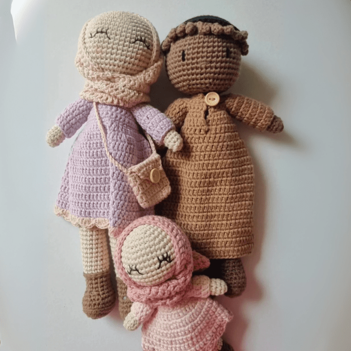 The Nura Family - Cuddle Bloom